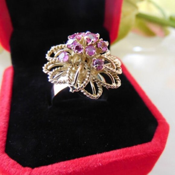 Vintage Fancy Ring 1970 14K Yellow Gold GR 7 1/2 set with Ruby - Picture 2 of 2